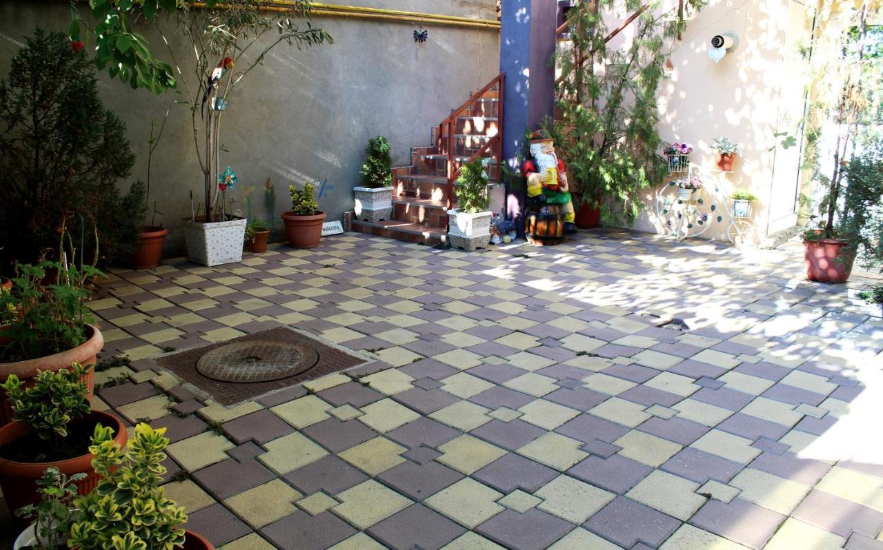 Collosal Apartment With Garden บูคาเรสต์ ภายนอก รูปภาพ
