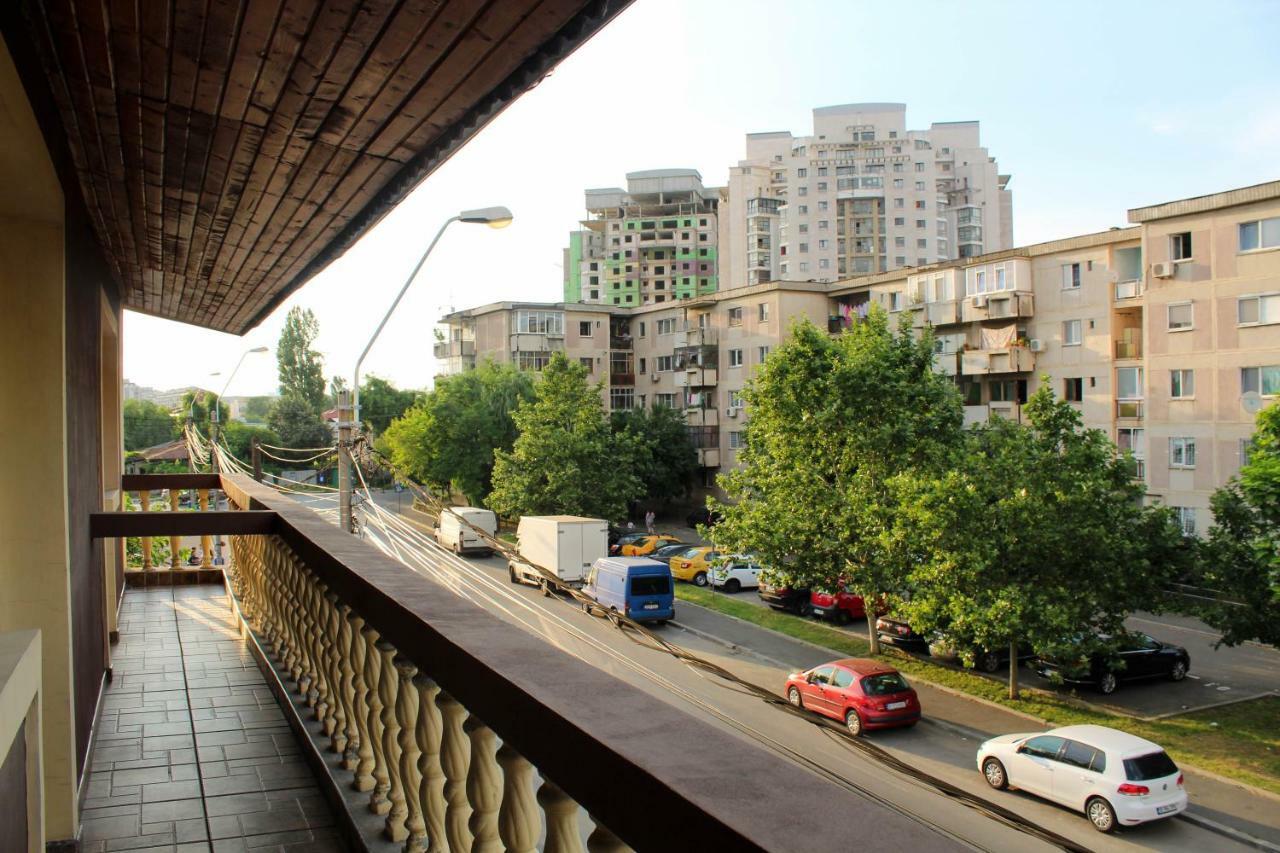 Collosal Apartment With Garden บูคาเรสต์ ภายนอก รูปภาพ